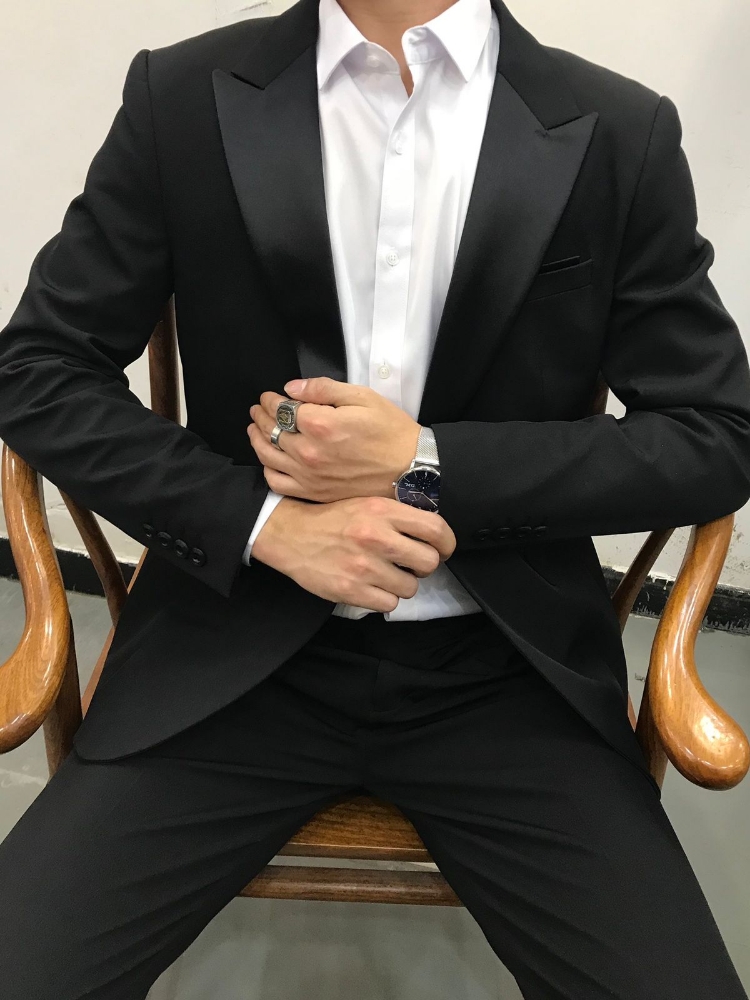 Picture of 2 PIECE TUXEDO SUIT
