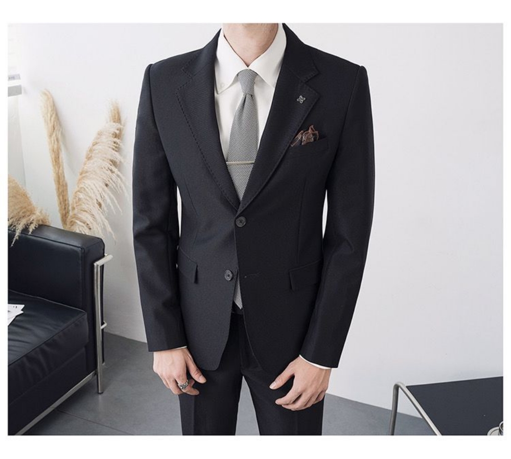 Picture of 2 PIECE NOTCH LAPEL