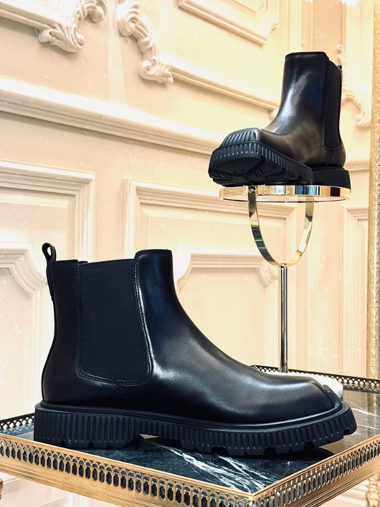 Picture of CHELSEA BOOTS CHUNKY CLEATED SOLE