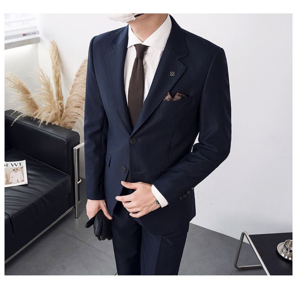 Picture of 2 PIECE NOTCH LAPEL