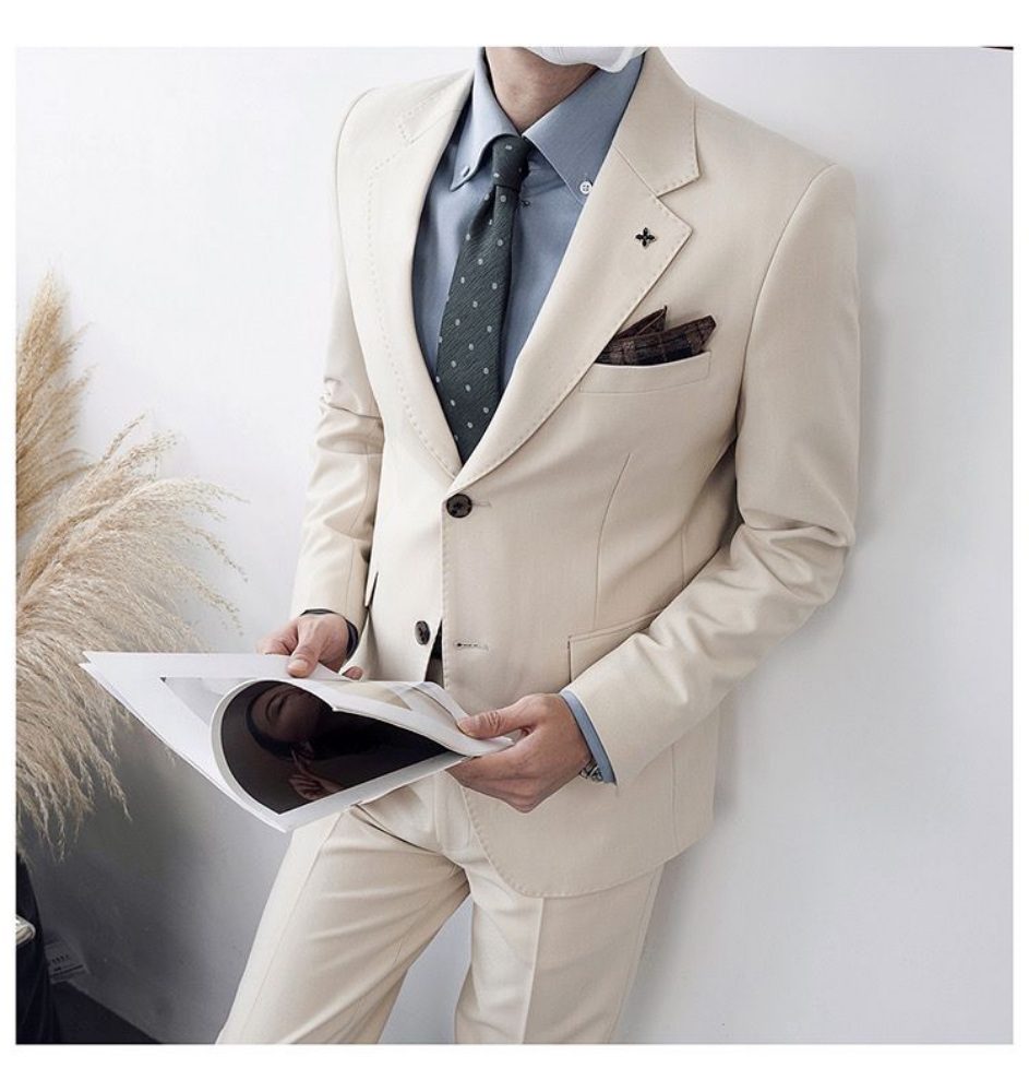 Picture of 2 PIECE NOTCH LAPEL